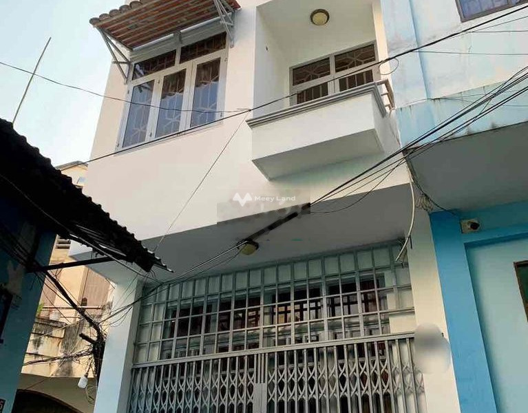 Diện tích thực là 28m2, cho thuê nhà ở vị trí ngay ở Nguyễn Cửu Vân, Phường 17, ngôi nhà gồm có 3 phòng ngủ, 3 WC gặp để trao đổi-01