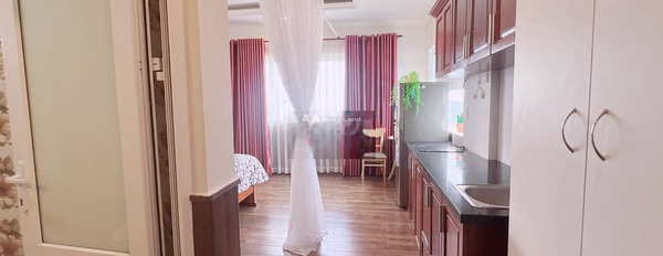 Căn hộ 1 PN, cho thuê căn hộ tọa lạc gần Bình Thạnh, Hồ Chí Minh, trong căn hộ bao gồm 1 phòng ngủ, 1 WC liên hệ trực tiếp để được tư vấn-03
