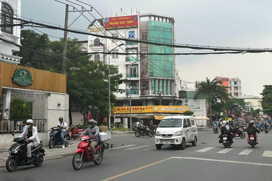 Bán nhà có diện tích gồm 120m2 vị trí mặt tiền nằm tại Dương Quảng Hàm, Hồ Chí Minh bán ngay với giá cực sốc chỉ 17.8 tỷ-01