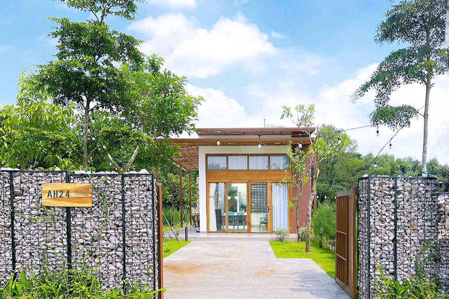 Bán nhanh nhà phố vườn tại Lộc An- Hồ Tràm 220m2, thổ cư 100m, sổ hồng sẵn., bàn giao nhà hoàn thiện-01