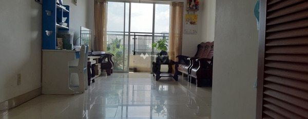 Trong căn hộ tổng quan gồm có 2 PN, cho thuê căn hộ vị trí mặt tiền tọa lạc ngay Quận 5, Hồ Chí Minh, 2 WC thuận mua vừa bán-03