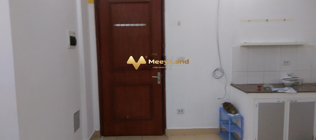 Chung cư 2 phòng ngủ, cho thuê căn hộ vị trí mặt tiền ở Long Biên, Hà Nội, trong căn này thì gồm 2 PN, 1 WC giá mềm sinh viên