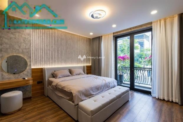 Có diện tích chung 200m2, bán biệt thự vị trí đặt ngay ở Dĩ An, Bình Dương, tổng quan gồm có 4 phòng ngủ ban công view đẹp-01