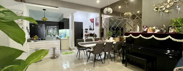 Hướng Tây - Nam, bán chung cư tổng quan căn này Full nội thất. mặt tiền tọa lạc ở Tân Phú, Quận 7 bán ngay với giá sang tên chỉ 3.99 tỷ-03