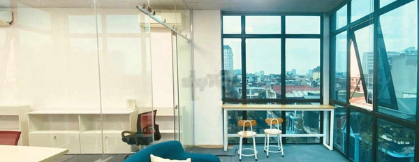 Văn phòng đẹp Hoàng Quốc Việt, 60m,có nội thất,giá 10tr,miễn phí để xe -02