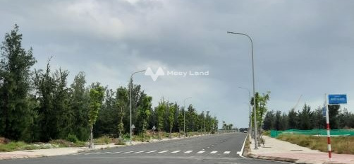 Vị trí thuận lợi gần Nguyễn Văn Huyên, Phú Yên bán đất giá rẻ bất ngờ chỉ 5.9 tỷ diện tích sàn là 126m2, với đường có độ 12 m-02