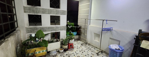 Trong nhà này có tổng 5 phòng ngủ bán nhà giá bán đề xuất chỉ 6.2 tỷ có diện tích gồm 42m2 mặt tiền nằm tại Phường 7, Hồ Chí Minh-02
