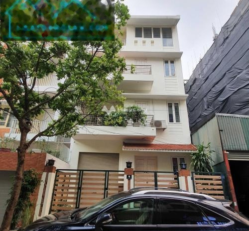 Cho thuê biệt thự vị trí mặt tiền nằm ở Mễ Trì, Hà Nội giá thuê cực rẻ từ 38 triệu/tháng có diện tích rộng 460m2, trong nhà này có 7 PN