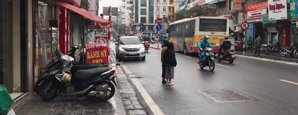 Bán nhà vị trí đẹp tọa lạc trên Bạch Mai, Hà Nội giá bán bất ngờ 25 tỷ có diện tích 85m2 nhà bao gồm 4 PN-02