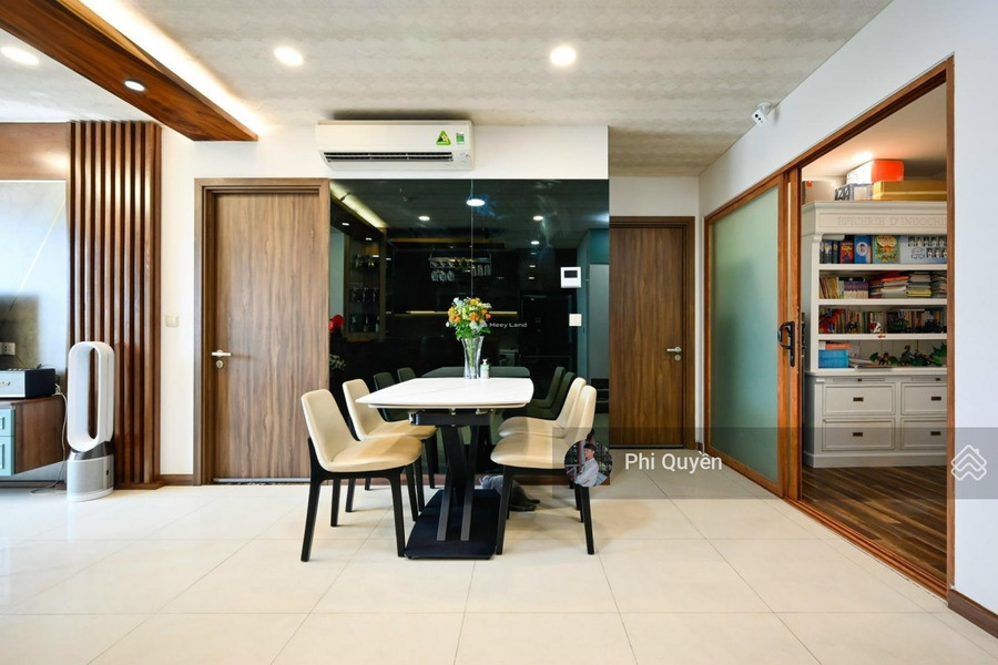 Cho thuê căn hộ có diện tích quy ước 125m2 tọa lạc ở Quận 1, Hồ Chí Minh giá thuê rẻ chỉ 19 triệu/tháng-01