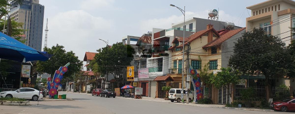 Diện tích 168m2 bán nhà ngay ở Phan Chu Trinh, Vĩnh Yên hướng Đông - Nam liên hệ chính chủ.-03