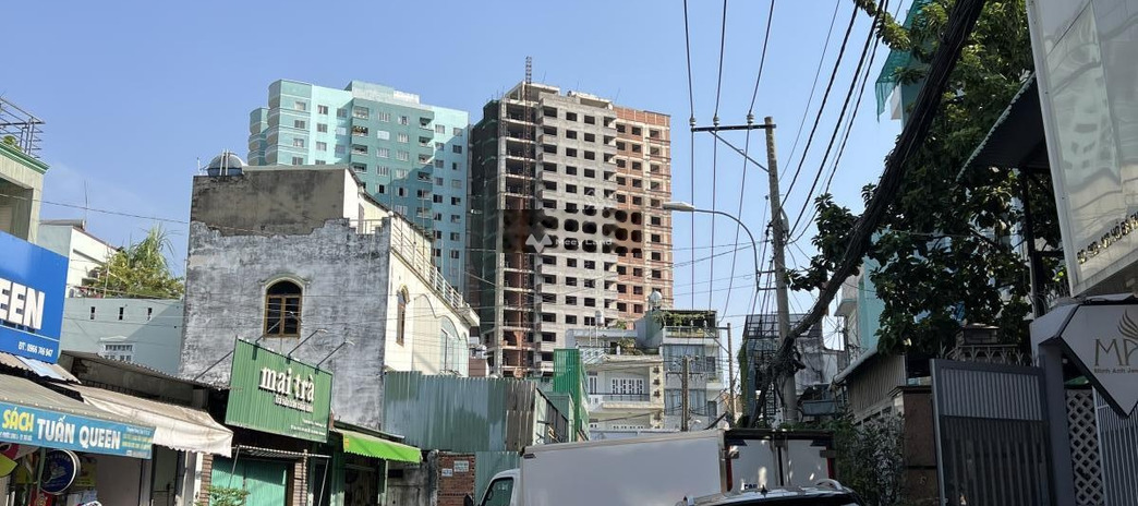 Bán nhà ở diện tích chuẩn 150m2 bán ngay với giá cực rẻ chỉ 8.3 tỷ mặt tiền tọa lạc ngay Phước Long A, Hồ Chí Minh