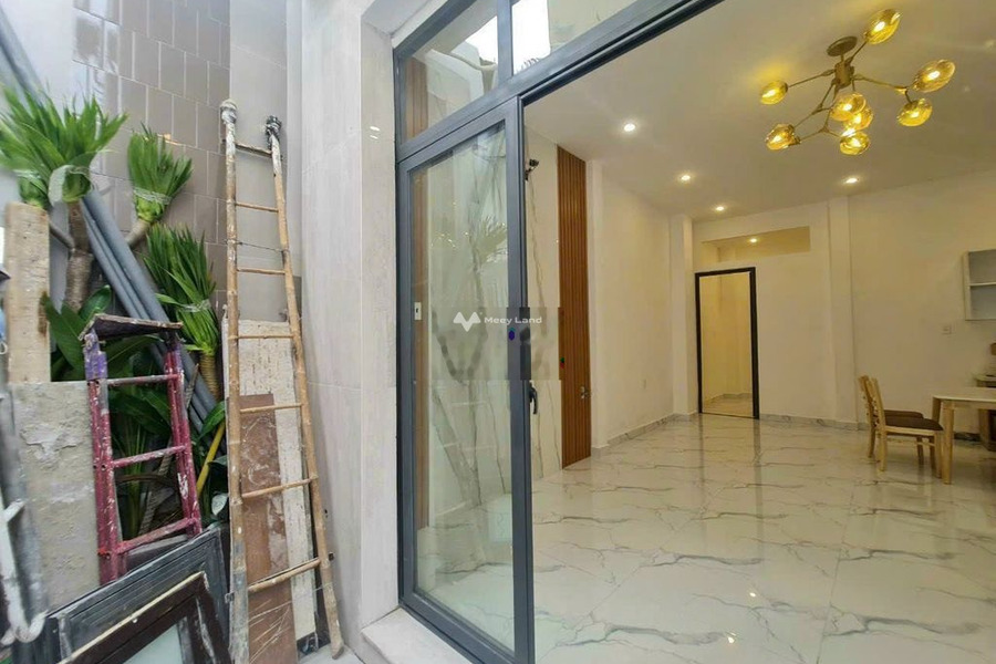 DT 65m2 bán nhà ở vị trí thuận lợi tọa lạc tại Đồng Xoài, Phường 13 tổng quan nhà này có 4 phòng ngủ 5 WC khách có thiện chí liên hệ ngay.-01