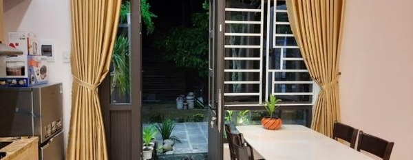 Có dt tiêu chuẩn 45 m2, cho thuê nhà ở vị trí thuận lợi tọa lạc ngay ở Đường Nguyễn Công Trứ, Đà Nẵng, ngôi nhà này gồm có 1 PN tiện ích đầy đủ-02