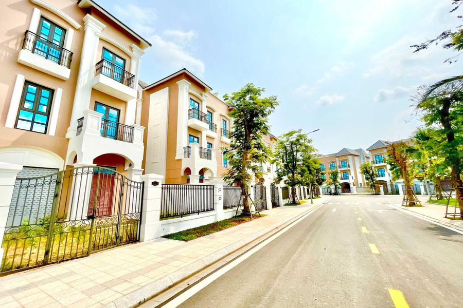 Bán biệt thự, giá bán đề xuất từ 25.5 tỷ diện tích quy đổi 288m2 vị trí đặt ở trung tâm Nguyễn Xiển, Hồ Chí Minh-01