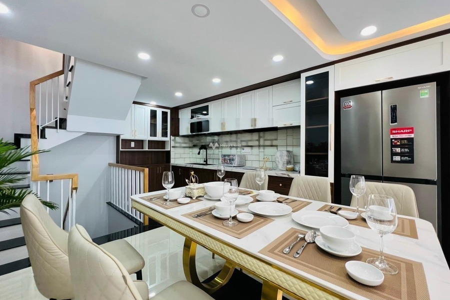 Trong nhà này gồm 3 phòng ngủ, bán nhà ở diện tích khoảng 64.3m2 vị trí đẹp tọa lạc tại Thủ Đức, Hồ Chí Minh-01