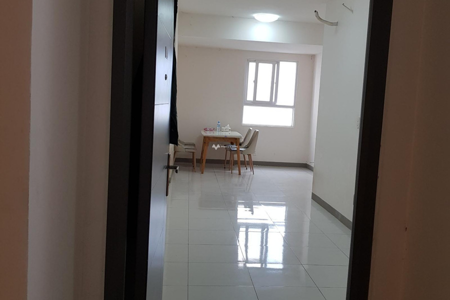 Bán chung cư nằm ngay bên trong Phú Hữu, Hồ Chí Minh, căn hộ có 3 phòng ngủ, 2 WC ban công view đẹp-01