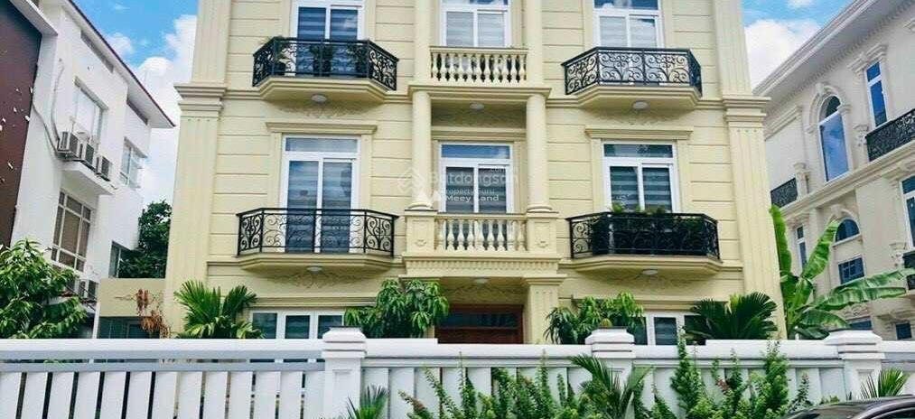 DT 220m2, bán biệt thự vị trí đặt tọa lạc ở Tân Phú, Hồ Chí Minh, hướng Tây - Bắc, tổng quan căn nhà này gồm 4 phòng ngủ pháp lý nhanh