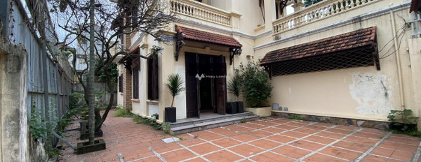 Căn nhà bao gồm 4 PN, cho thuê nhà, thuê ngay với giá tốt nhất 32 triệu/tháng diện tích quy đổi 300m2 vị trí trung tâm Tây Hồ, Hà Nội-02