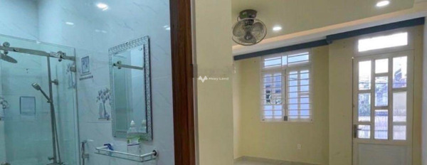 Bán nhà có diện tích chung là 83m2 vị trí đẹp nằm ở Phường 15, Hồ Chí Minh trong nhà bao gồm 4 PN, 5 WC khách có thiện chí liên hệ ngay-02