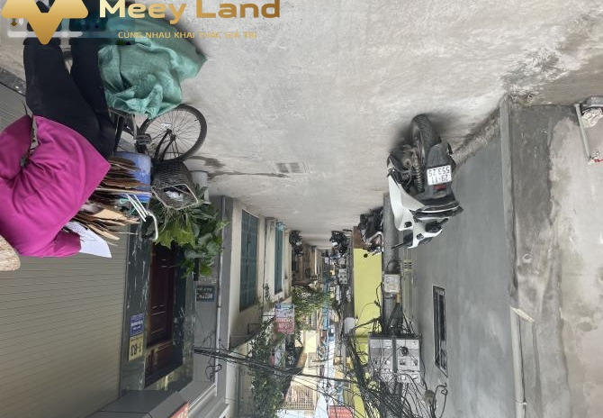 Có diện tích chính 36m2 bán nhà vị trí đẹp tọa lạc ngay trên Nguyễn Trãi, Hà Nội căn này gồm có 1 phòng ngủ mặt ngõ ngang 5 m tin chính chủ
