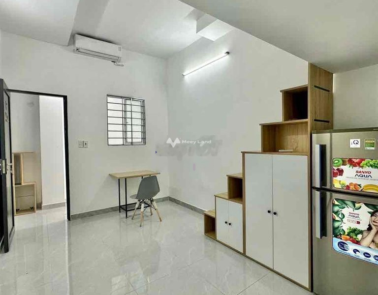 Cho thuê chung cư vị trí đặt ở trung tâm Tân Phú, Hồ Chí Minh, tổng quan nhìn tổng quan có 1 phòng ngủ, 1 WC bãi đậu xe rộng-01