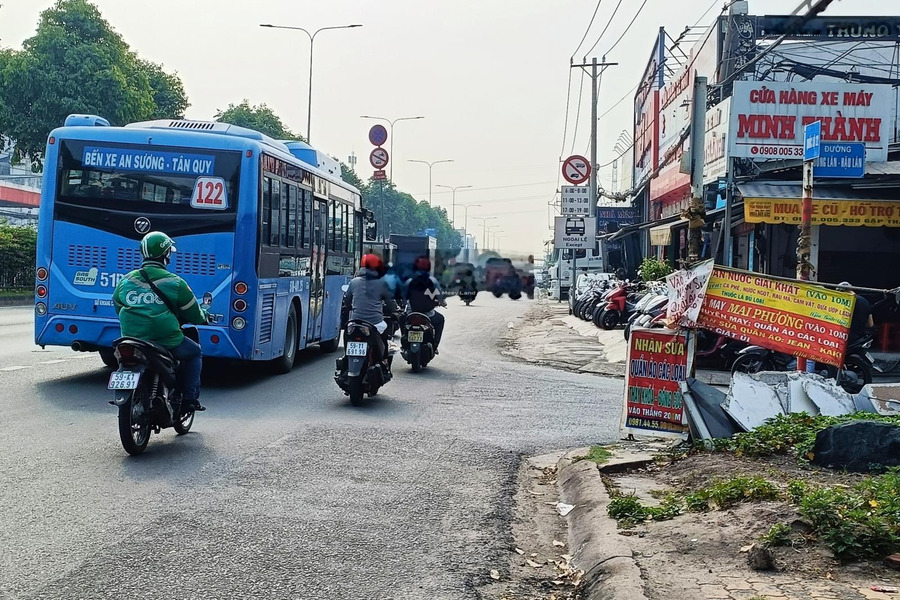 Diện tích 72m2 bán nhà ở vị trí thuận lợi tọa lạc ngay ở Bà Điểm, Hóc Môn hướng Tây - Bắc tổng quan ngôi nhà này 2 phòng ngủ cảm ơn bạn đã đọc tin-01