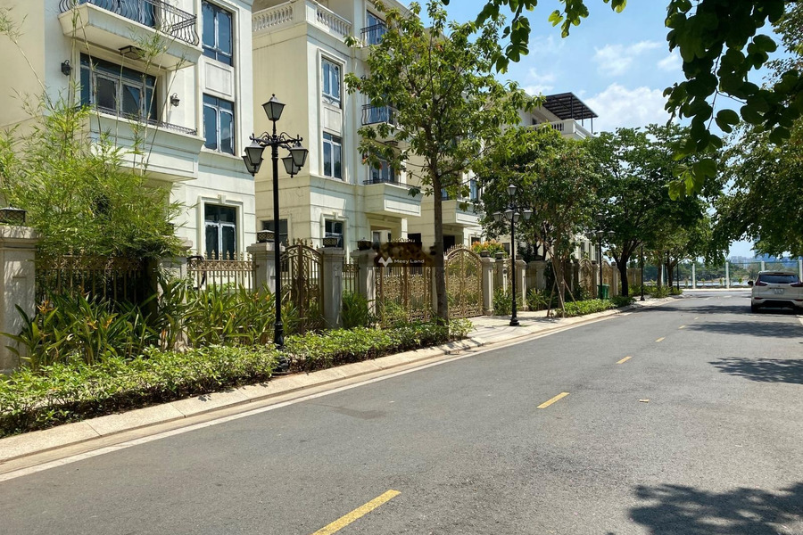 Cần bán biệt thự vị trí thuận lợi Bến Nghé, Hồ Chí Minh, bán ngay với giá tốt nhất chỉ 170 tỷ với diện tích khoảng 200m2 vị trí đắc địa-01