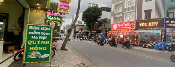 Bán liền kề vị trí mặt tiền tọa lạc ngay Tân Phú, Hồ Chí Minh bán ngay với giá 17.2 tỷ diện tích vừa phải 154m2, hướng Tây - Bắc-02