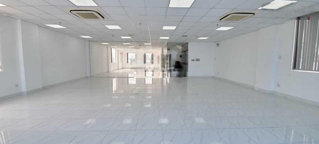 Vị trí mặt tiền ngay trên Trường Sơn, Phường 2 cho thuê sàn văn phòng giá thuê khởi điểm chỉ 59 triệu/tháng diện tích sàn là 200m2