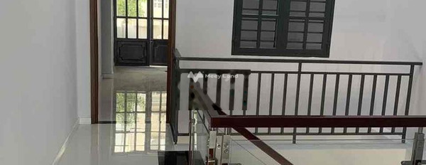 Giá chỉ 11 tỷ bán nhà diện tích chuẩn 70m2 vị trí đặt ở trung tâm Quận 7, Hồ Chí Minh trong ngôi nhà này 3 phòng ngủ, 2 WC còn chần chờ gì nữa-02