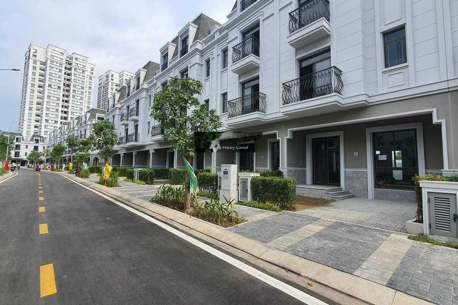 Diện tích 120m2, bán biệt thự vị trí đặt ngay trên Huỳnh Tấn Phát, Phú Xuân, tổng quan căn này gồm có 4 phòng ngủ, 4 WC giao thông đông đúc-01