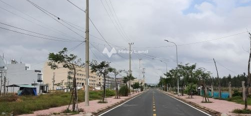 Vị trí thuận lợi gần Nguyễn Văn Huyên, Phú Yên bán đất giá rẻ bất ngờ chỉ 5.9 tỷ diện tích sàn là 126m2, với đường có độ 12 m-03