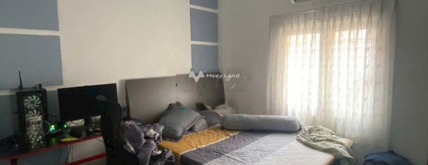 Nhà gồm có 4 PN, cho thuê nhà ở diện tích chung là 60m2 thuê ngay với giá sang tên 18 triệu/tháng vị trí đẹp Quận 1, Hồ Chí Minh-03