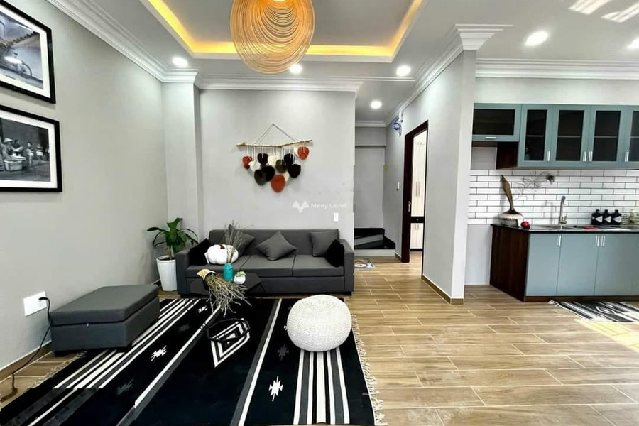 Trong căn này 3 PN, bán nhà ở diện tích rộng 50m2 giá bán bất ngờ 2.9 tỷ vị trí đặt ngay trên Bình Thạnh, Hồ Chí Minh-01