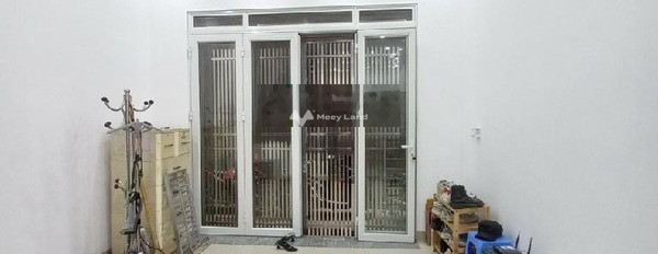 Ở tại Giáp Nhị, Hoàng Mai, bán nhà, giá bán cực sốc từ 5.6 tỷ diện tích gồm 40m2, trong nhà có tất cả 5 PN cảm ơn bạn đã đọc tin.-03