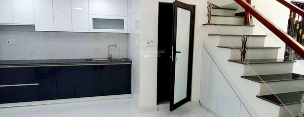 Có diện tích chung là 58m2 bán nhà vị trí đặt gần Tô Hiệu, Lê Chân hướng Đông căn nhà gồm tổng cộng 3 phòng ngủ 2 WC liên hệ trực tiếp để được tư vấn-03