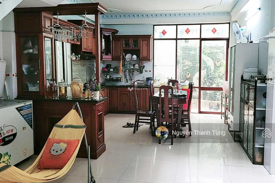 Nhà gồm 4 phòng ngủ bán nhà ở diện tích rộng 105m2 bán ngay với giá thương lượng chỉ 6 tỷ vị trí thuận lợi ngay ở Nguyễn Ảnh Thủ, Quận 12, hướng Nam-01