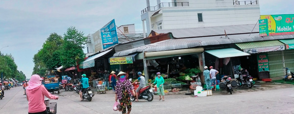 Cần bán lô đất ngay cạnh chợ, diện tích 300m2 (10x30) dân cư đông, sát Mỹ Phước 3-03