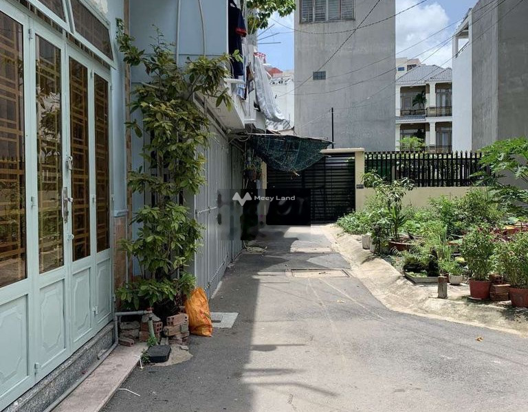 Vị trí đặt ở Đường Số 5, Hồ Chí Minh cho thuê nhà thuê ngay với giá hạt dẻ từ 7 triệu/tháng, căn này gồm có 2 PN, 3 WC-01