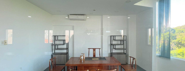 Giá thuê chính chủ 33 triệu/tháng cho thuê sàn văn phòng vị trí đẹp nằm ở Phường 2, Tân Bình với diện tích 90m2 nội thất sang trọng Cơ bản-02