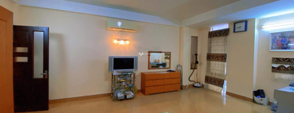 Giá bán 17.1 tỷ bán nhà có diện tích gồm 85m2 vị trí mặt tiền tại Yên Hòa, Hà Nội nhà này gồm 8 phòng ngủ, 8 WC liên hệ ngay để được tư vấn-03