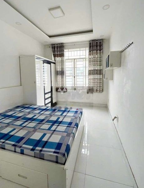 Nhà này bao gồm 3 phòng ngủ, cho thuê nhà ở diện tích chung là 42m2 giá thuê ngay chỉ 16 triệu/tháng gần Quận 10, Hồ Chí Minh-01