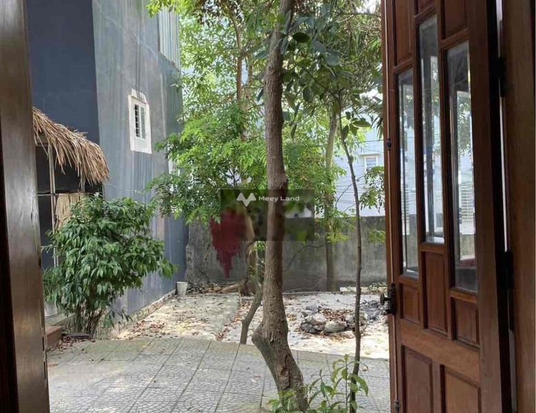 Diện tích tiêu chuẩn 440m2, cho thuê nhà ở vị trí hấp dẫn ngay tại Nguyễn Đình Chiểu, Đà Nẵng, trong ngôi nhà này có 2 PN, 2 WC ban công view đẹp-01