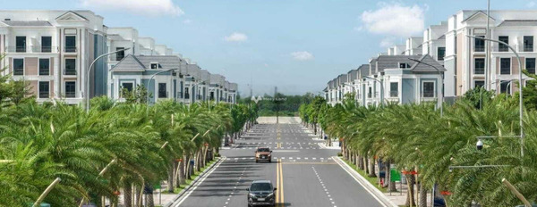 4 PN, bán biệt thự có diện tích tổng 126m2 bán ngay với giá thực tế chỉ 17.5 tỷ vị trí đặt ở trong Long Thạnh Mỹ, Hồ Chí Minh-03