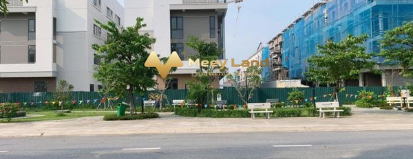 Bán gấp ngôi nhà nằm ngay Từ Sơn, Bắc Ninh có dt chính 75 m2 hướng Đông đường lưu thông ngang 15 mét 7 WC ở lâu dài-02