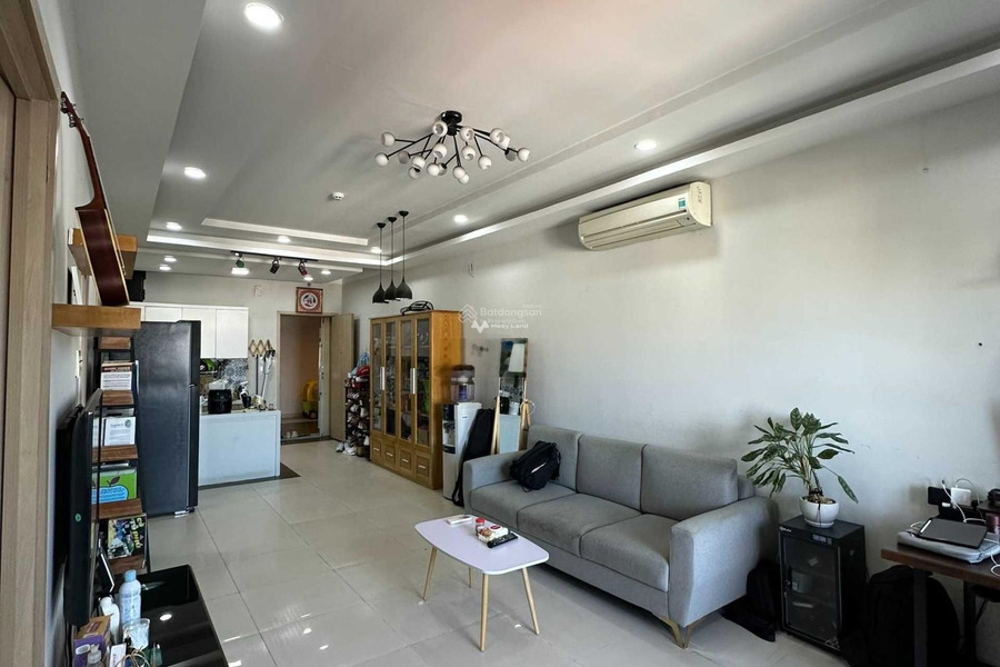Tổng quan căn hộ gồm có 2 PN, bán chung cư vị trí đặt vị trí nằm ở Phường 7, Hồ Chí Minh, trong căn hộ có 2 phòng ngủ, 2 WC nội thất hiện đại-01