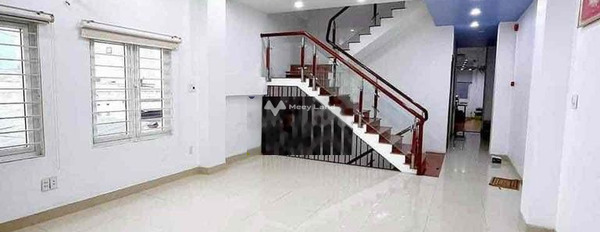 Giá 25 triệu/tháng, cho thuê nhà diện tích chuẩn 125m2 vị trí tốt ở Nguyễn Hữu Thọ, Hải Châu, trong ngôi nhà này gồm 9 phòng ngủ nhà view bao đẹp-02