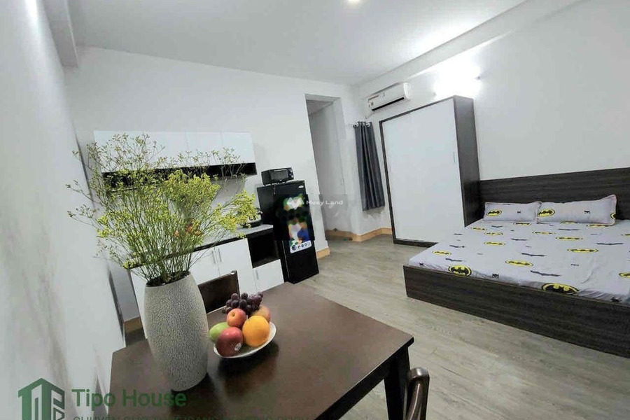 Nhà gồm 10 PN, cho thuê nhà, giá thuê cực sốc 45 triệu/tháng có một diện tích sàn 80m2 vị trí mặt tiền tọa lạc gần Tân Bình, Hồ Chí Minh-01