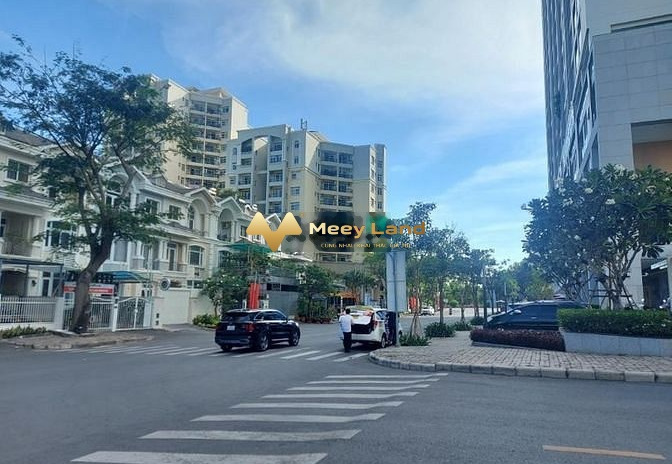 Cần tiền xoay sở bán biệt thự dt tầm trung 300m2 giá siêu hữu nghị 41 tỷ vị trí mặt tiền tọa lạc tại Tân Phú, Quận 7, trong căn này thì gồm 4 phòng ng...